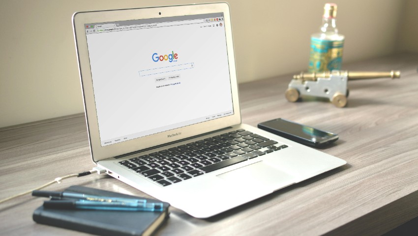 SEO - Laptop showing search engine